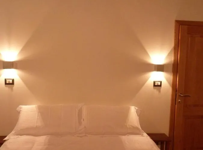 L\'Auberge De L\'Eclipse